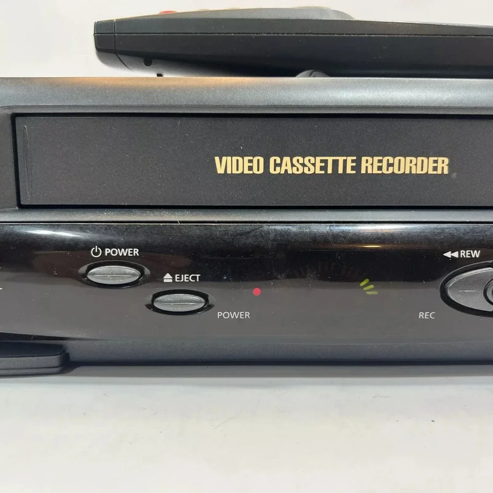 Samtron by Samsung SV-C20 VHS VCR Video Cassette Recorder Player W/ Remote Works